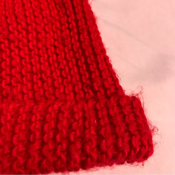 Red touque/beanie - Picture 2 of 2